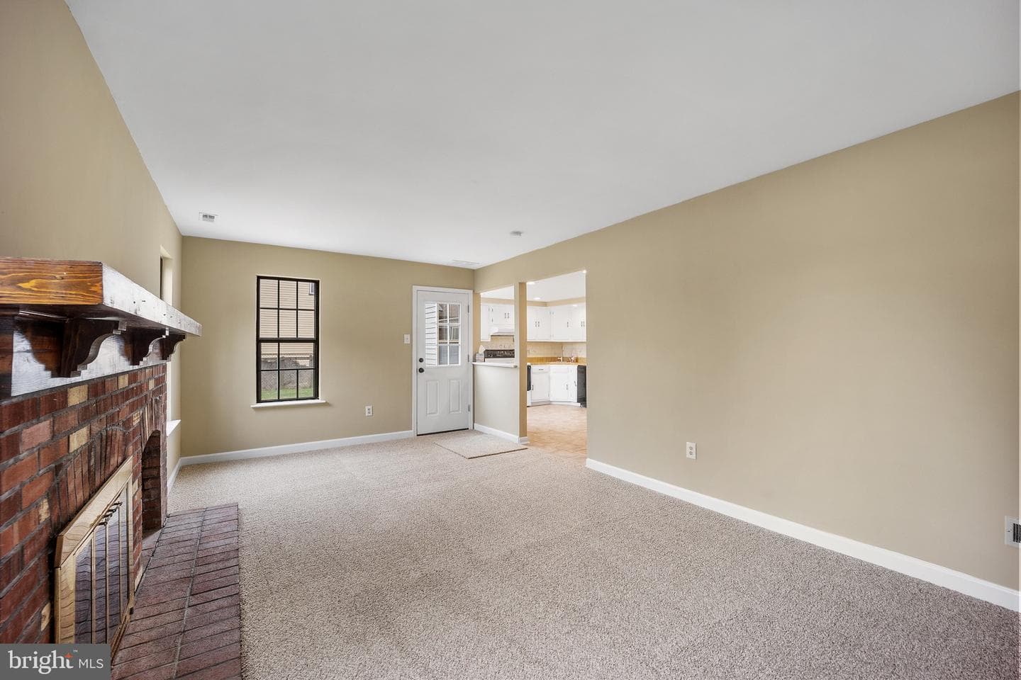 560 Fernwood Lane photo 4