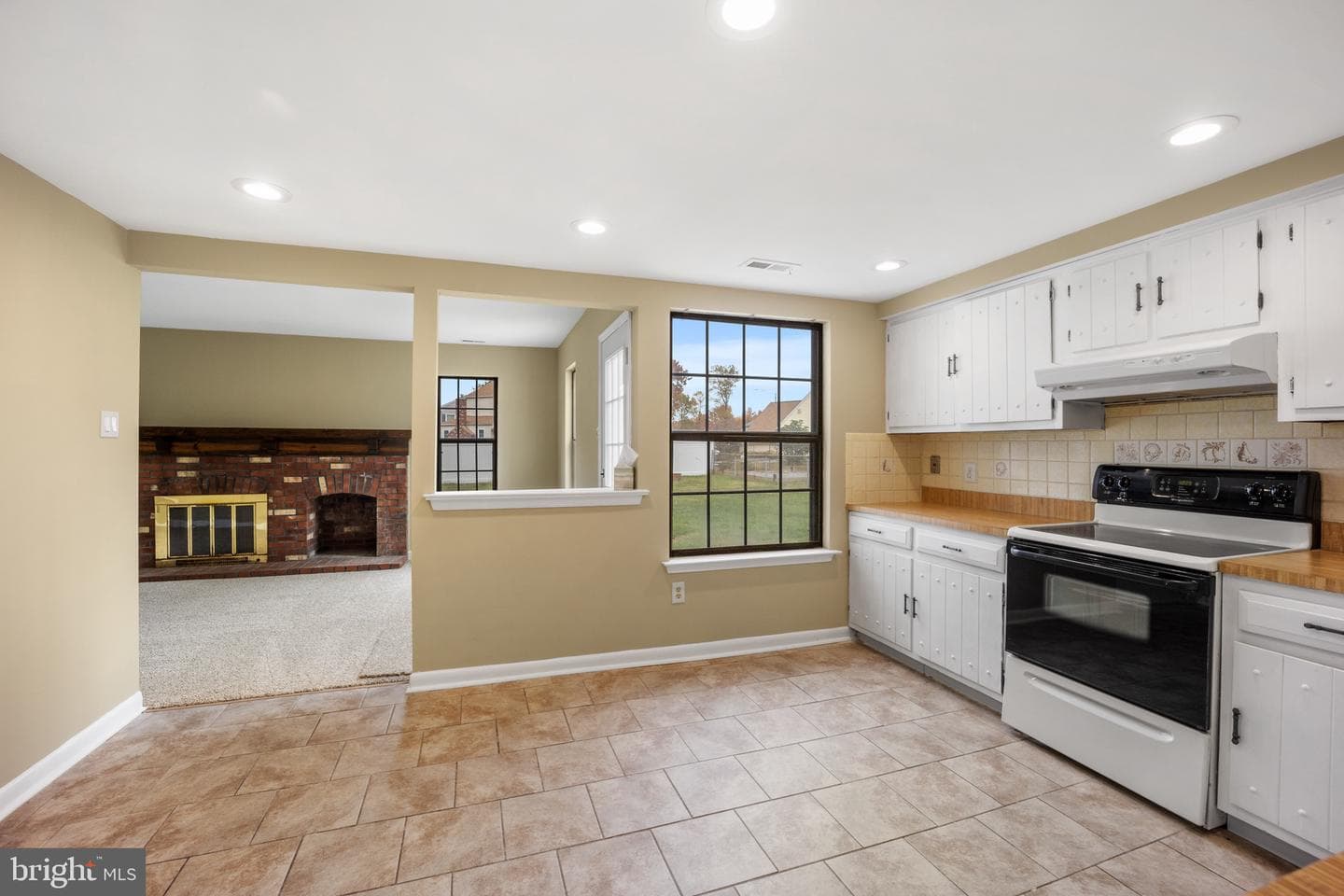 560 Fernwood Lane photo 6