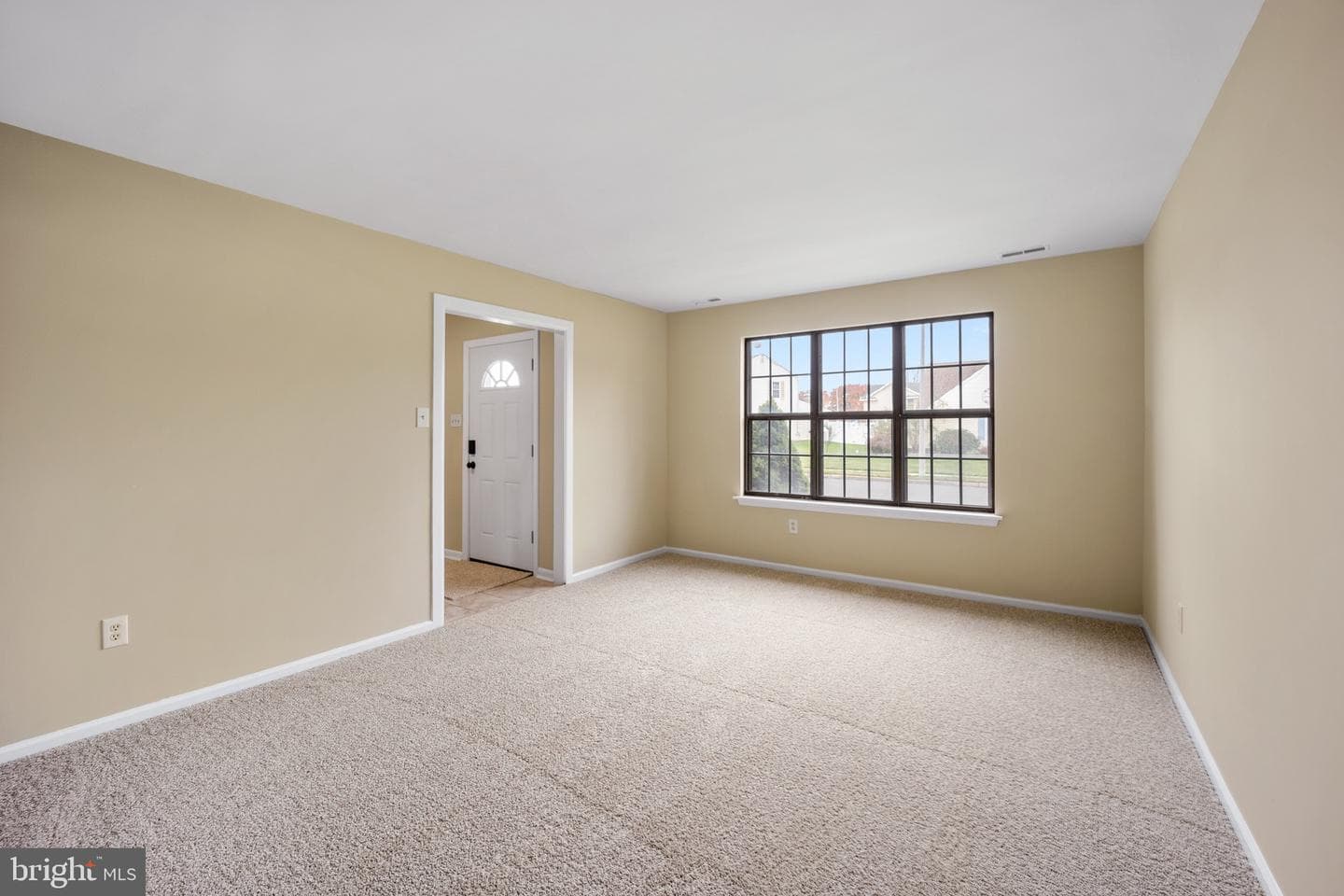 560 Fernwood Lane photo 9