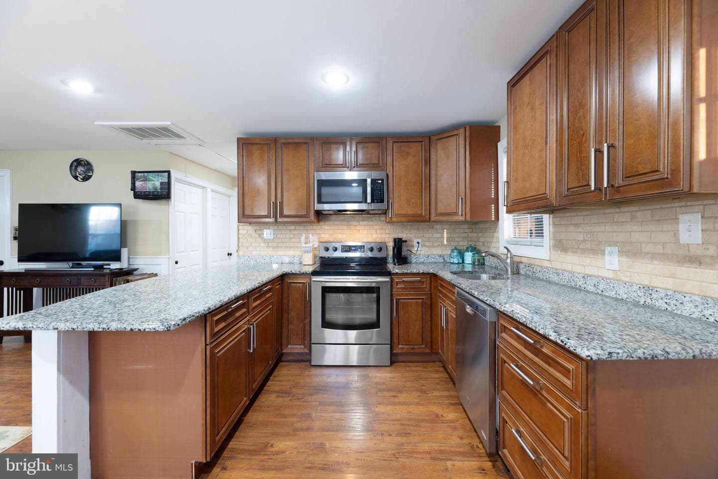5604 Fleetwing Drive photo 3
