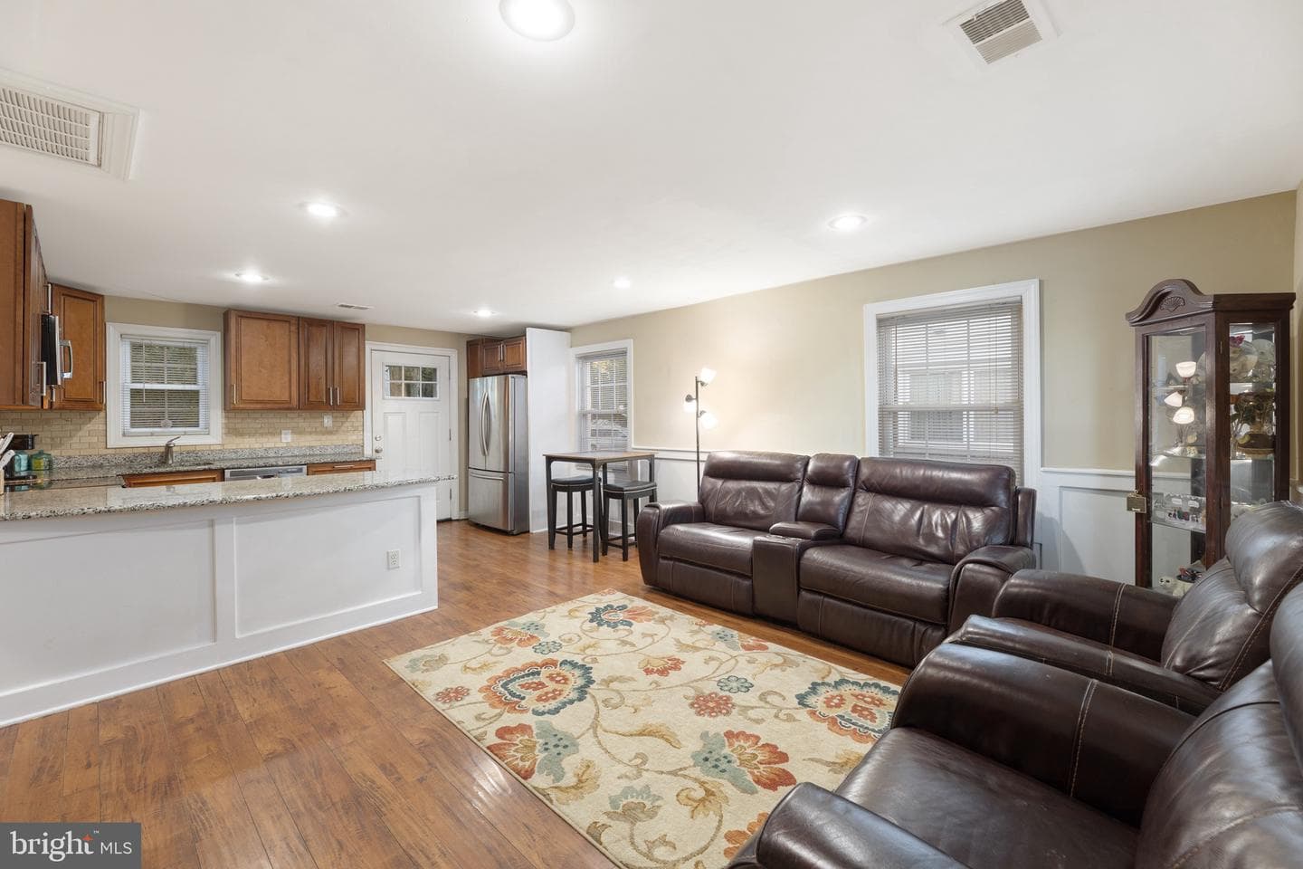 5604 Fleetwing Drive photo 4