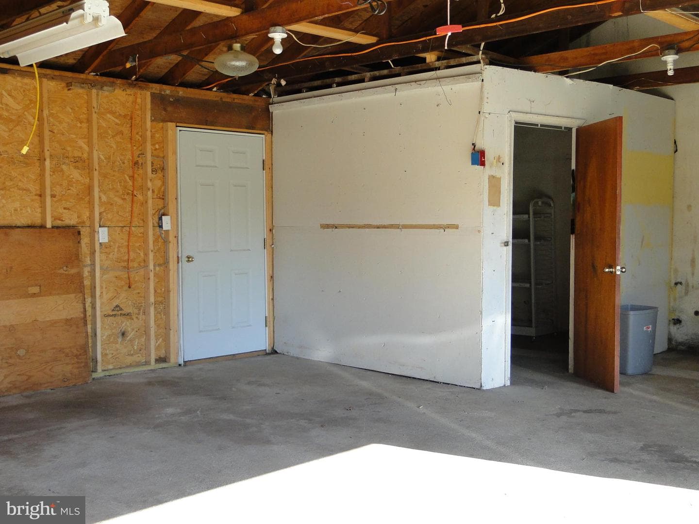 2365 E Swamp Road photo 24