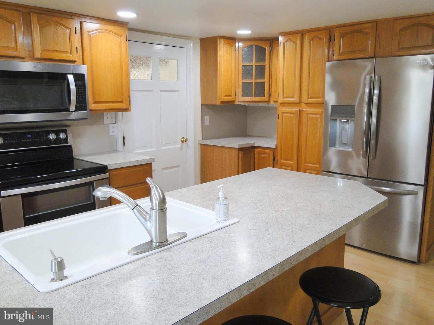 2365 E Swamp Road photo 3