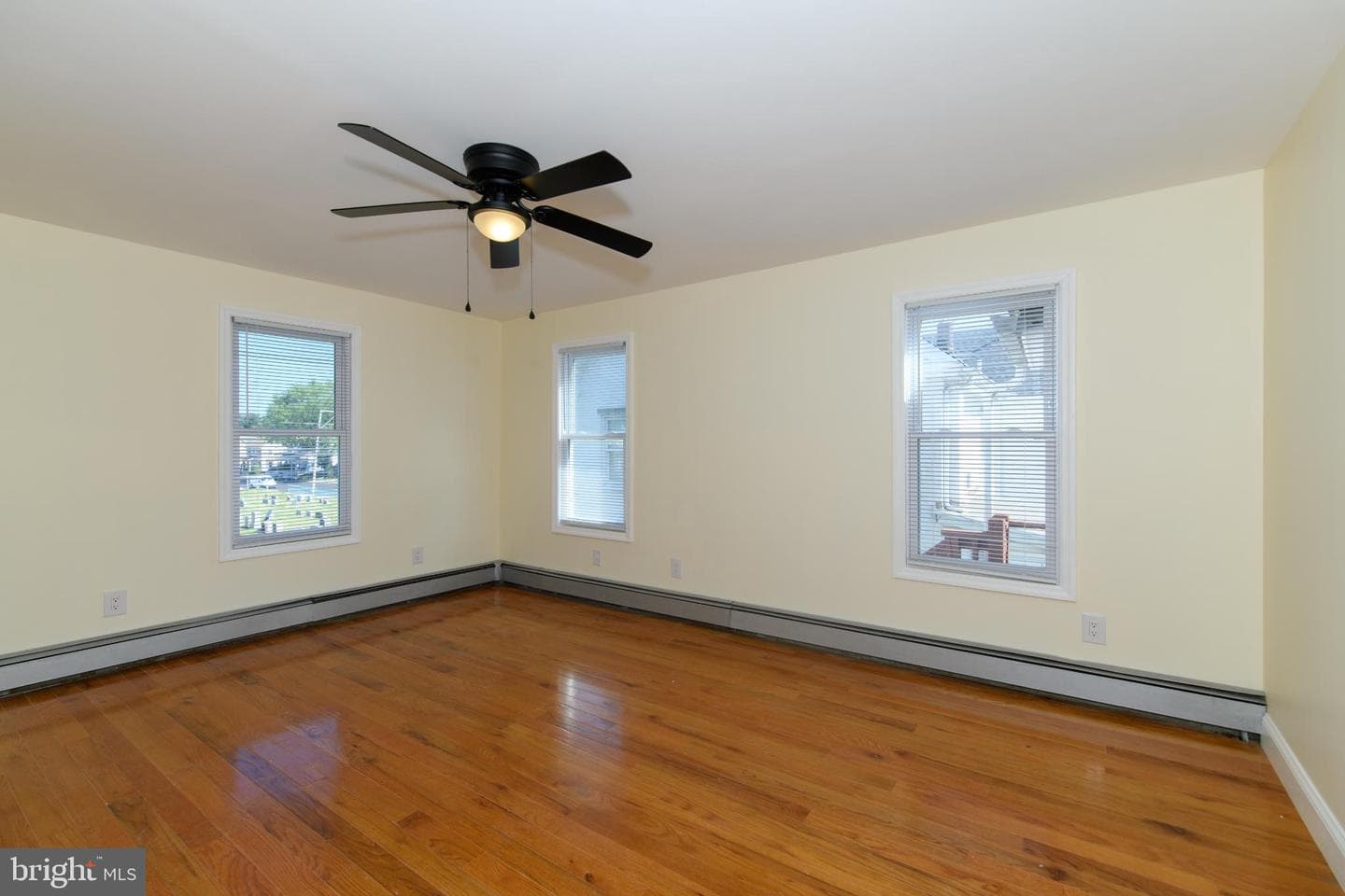 908 Juniper Street photo 11