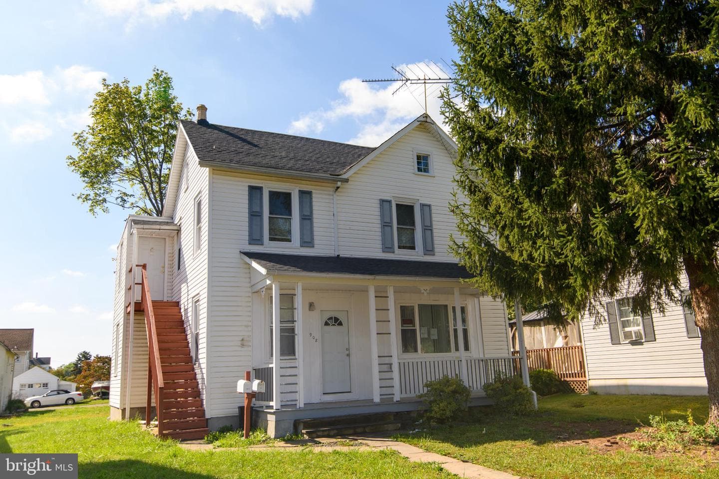 908 Juniper Street photo 17