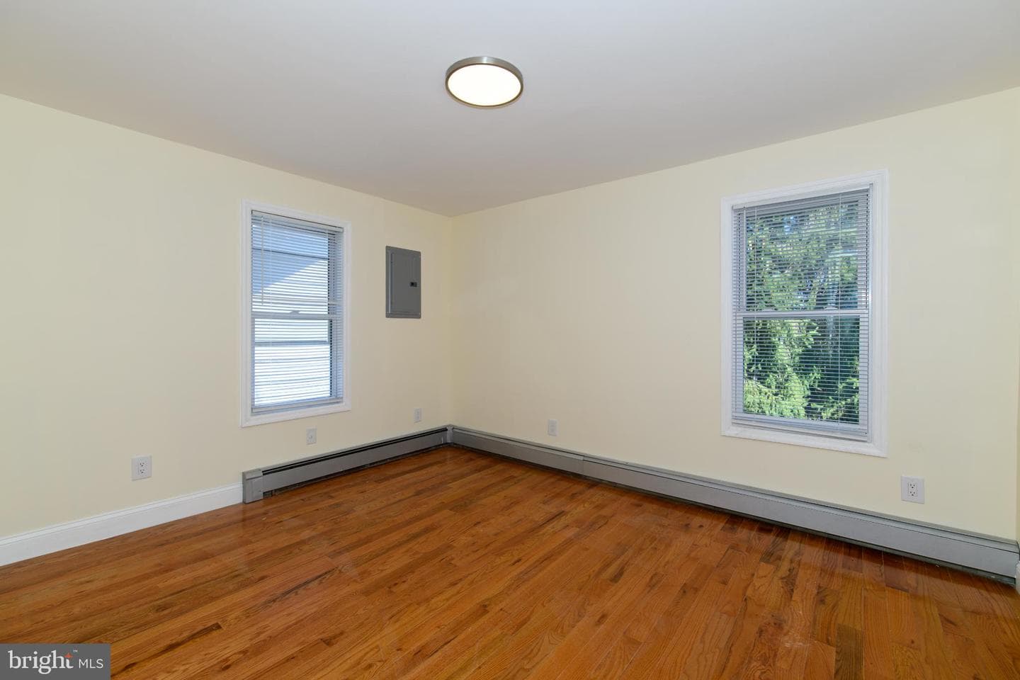 908 Juniper Street photo 9