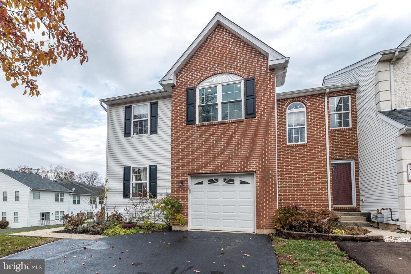 203 Hampshire Drive photo 2