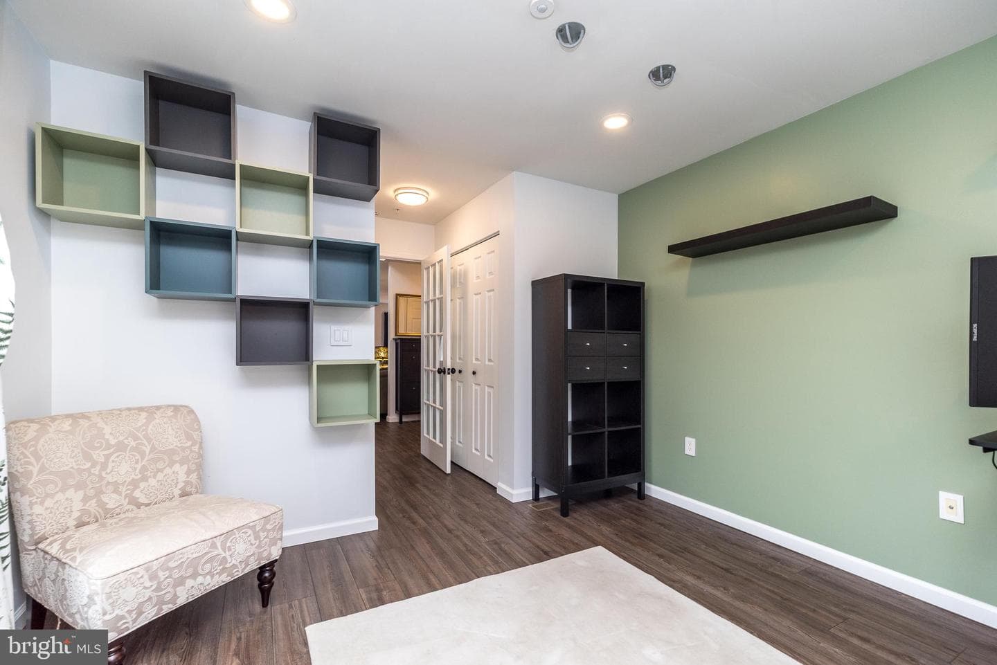 203 Hampshire Drive photo 22