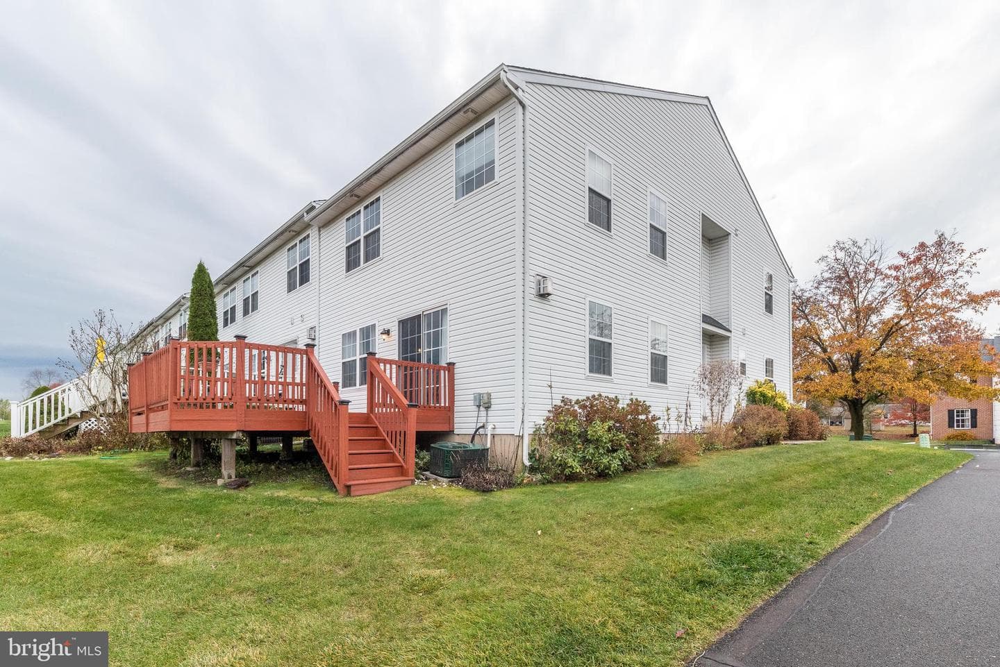203 Hampshire Drive photo 3