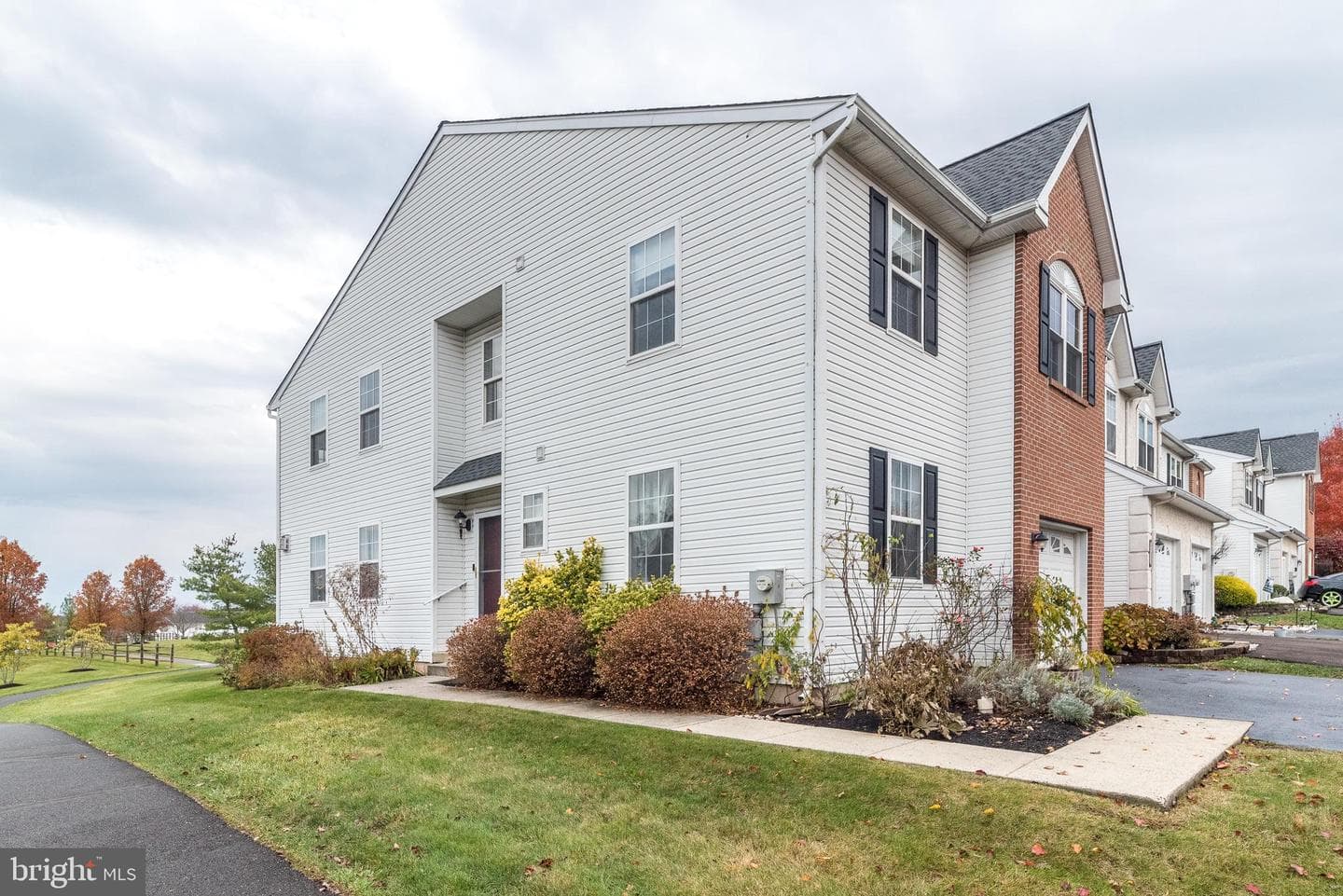 203 Hampshire Drive photo 46