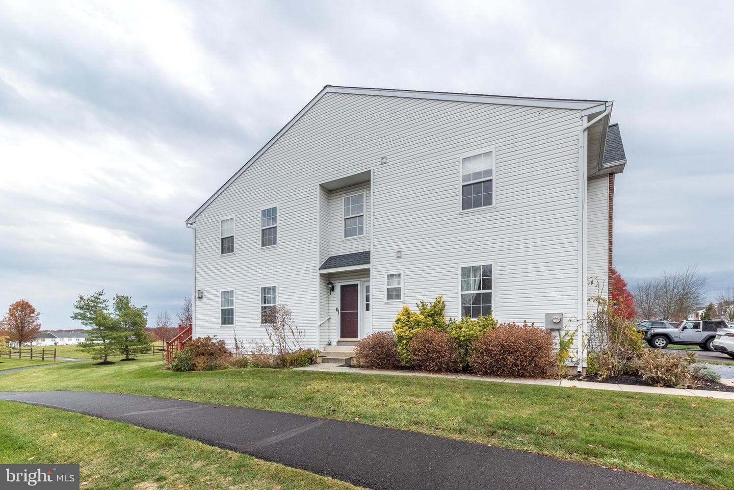203 Hampshire Drive photo 48