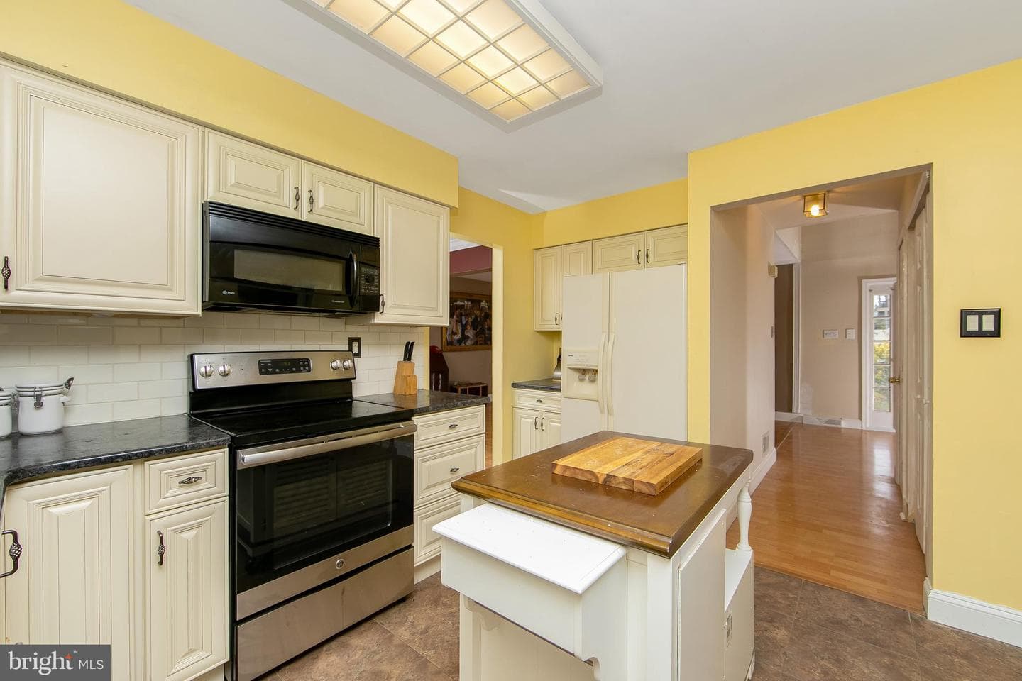180 Independence Drive photo 16