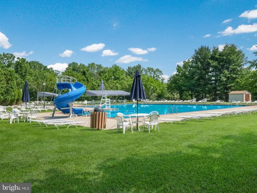 180 Independence Drive photo 43