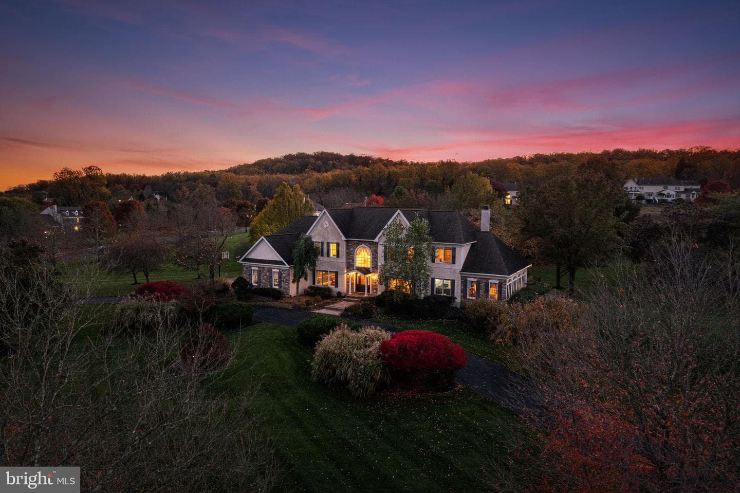 63 Woodside Lane photo 4