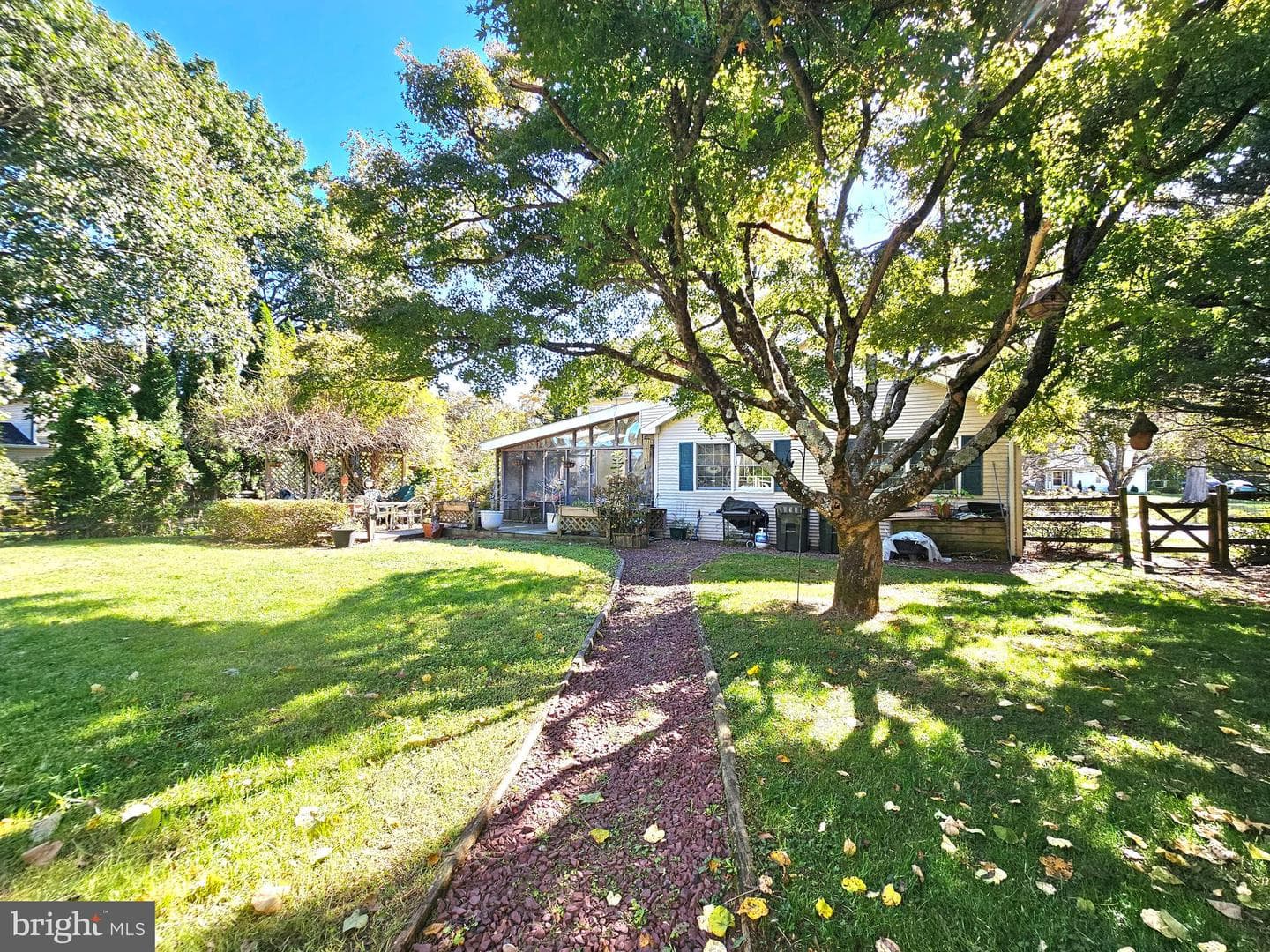 243 Linden Lane photo 21