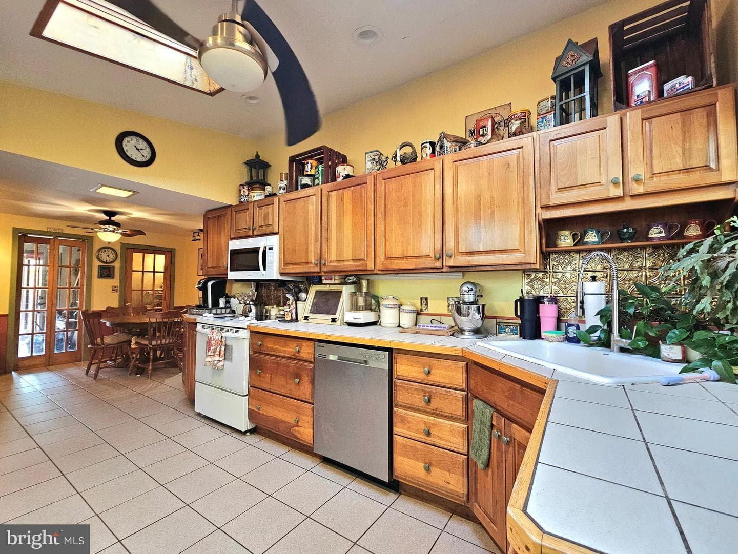 243 Linden Lane photo 9