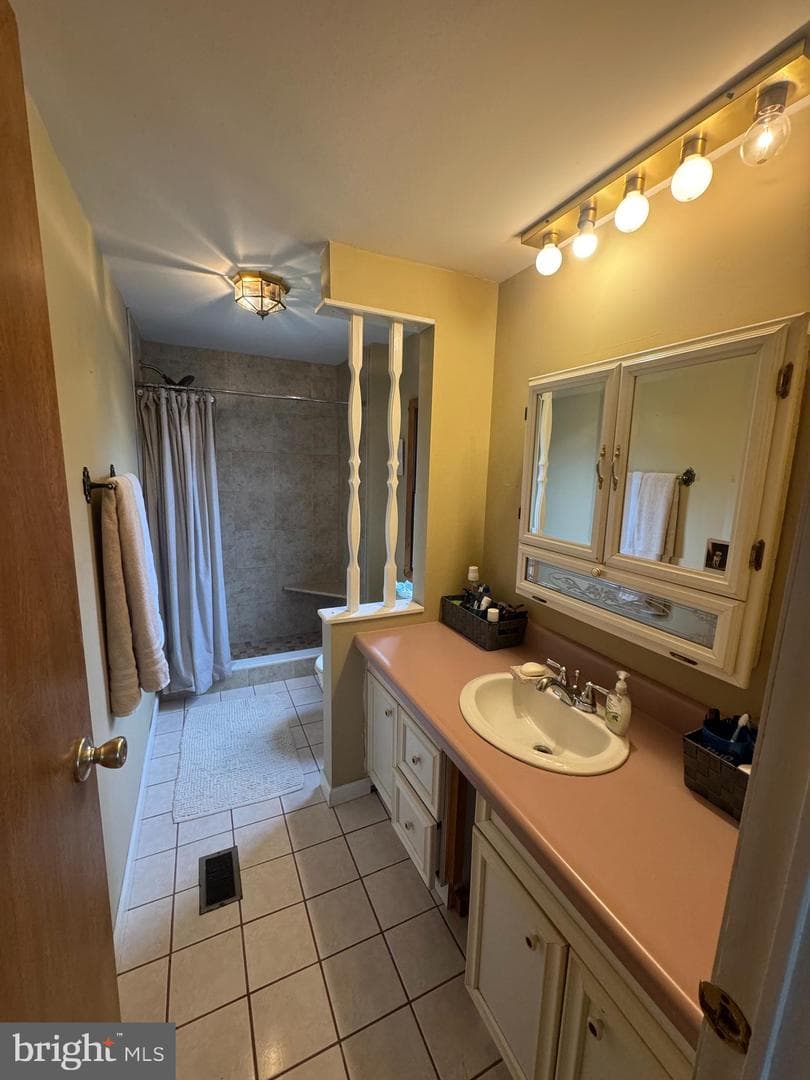 8306 Windsor Drive photo 14