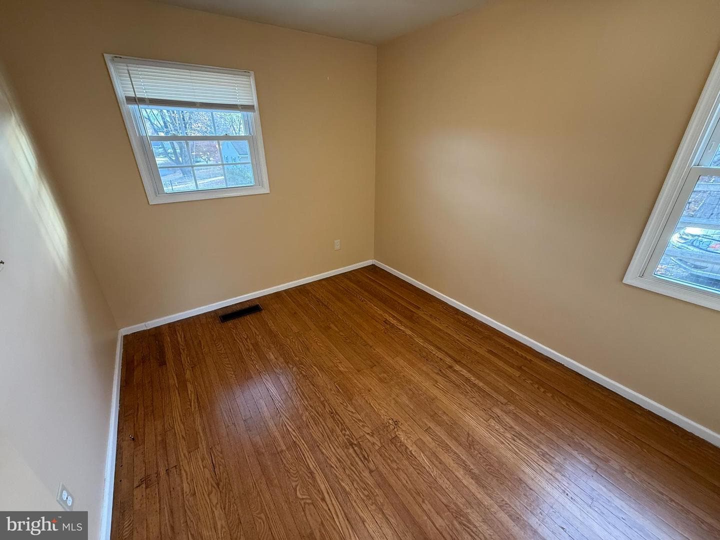 435 Temple Road photo 19