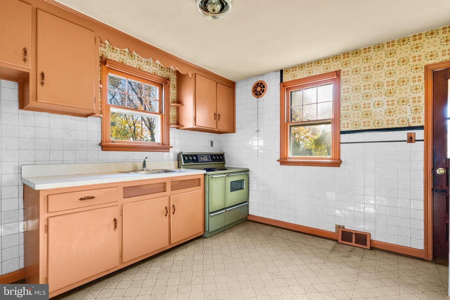 39 Woodbine Avenue photo 13