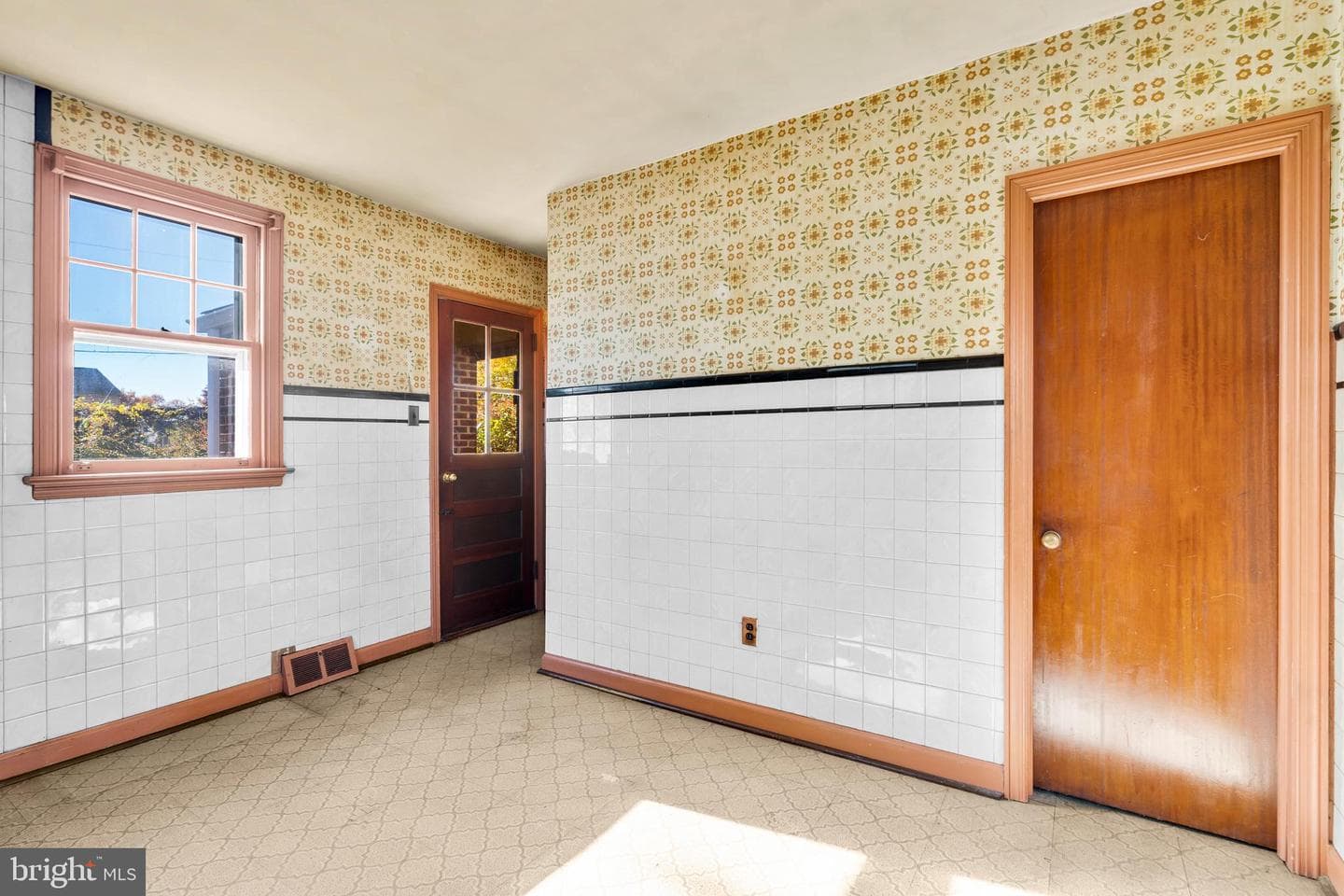 39 Woodbine Avenue photo 16