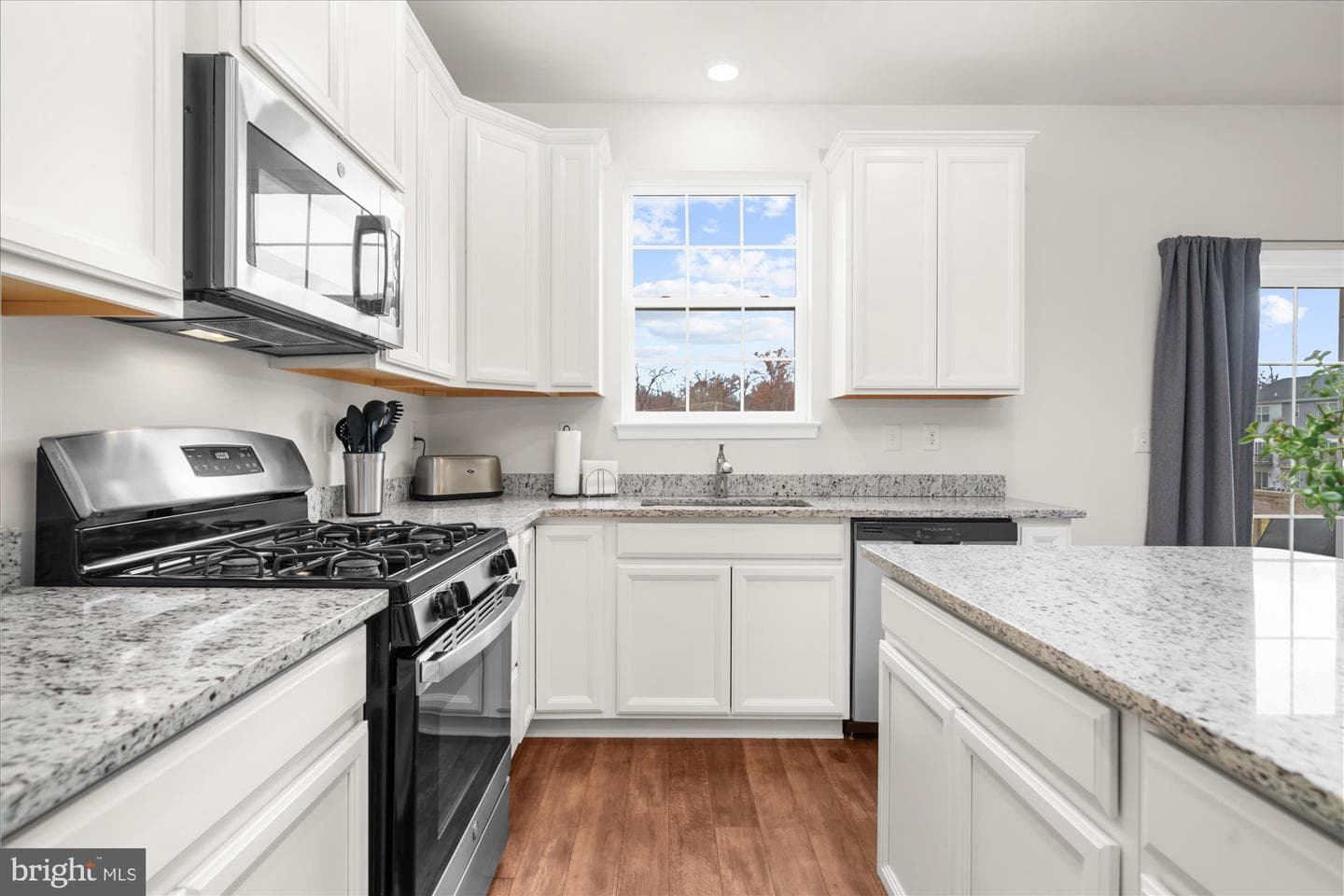 105 Edgewater Court photo 10