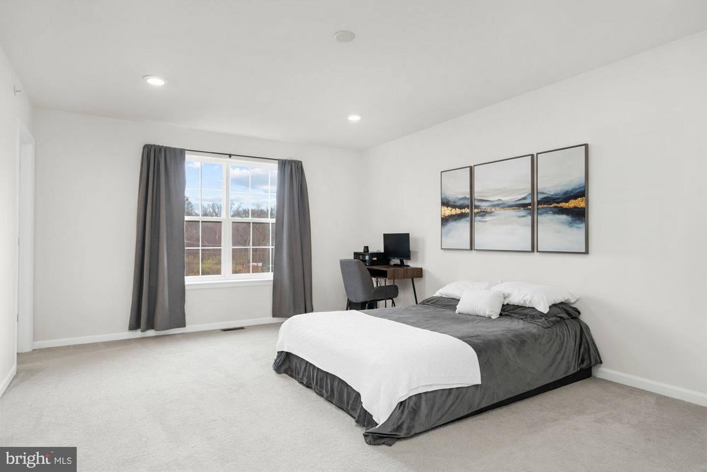 105 Edgewater Court photo 15