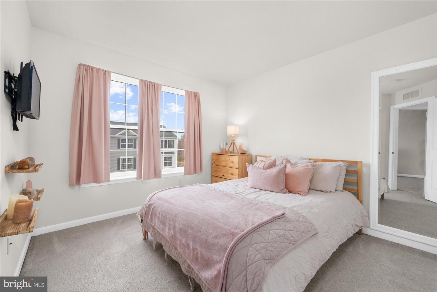 105 Edgewater Court photo 19