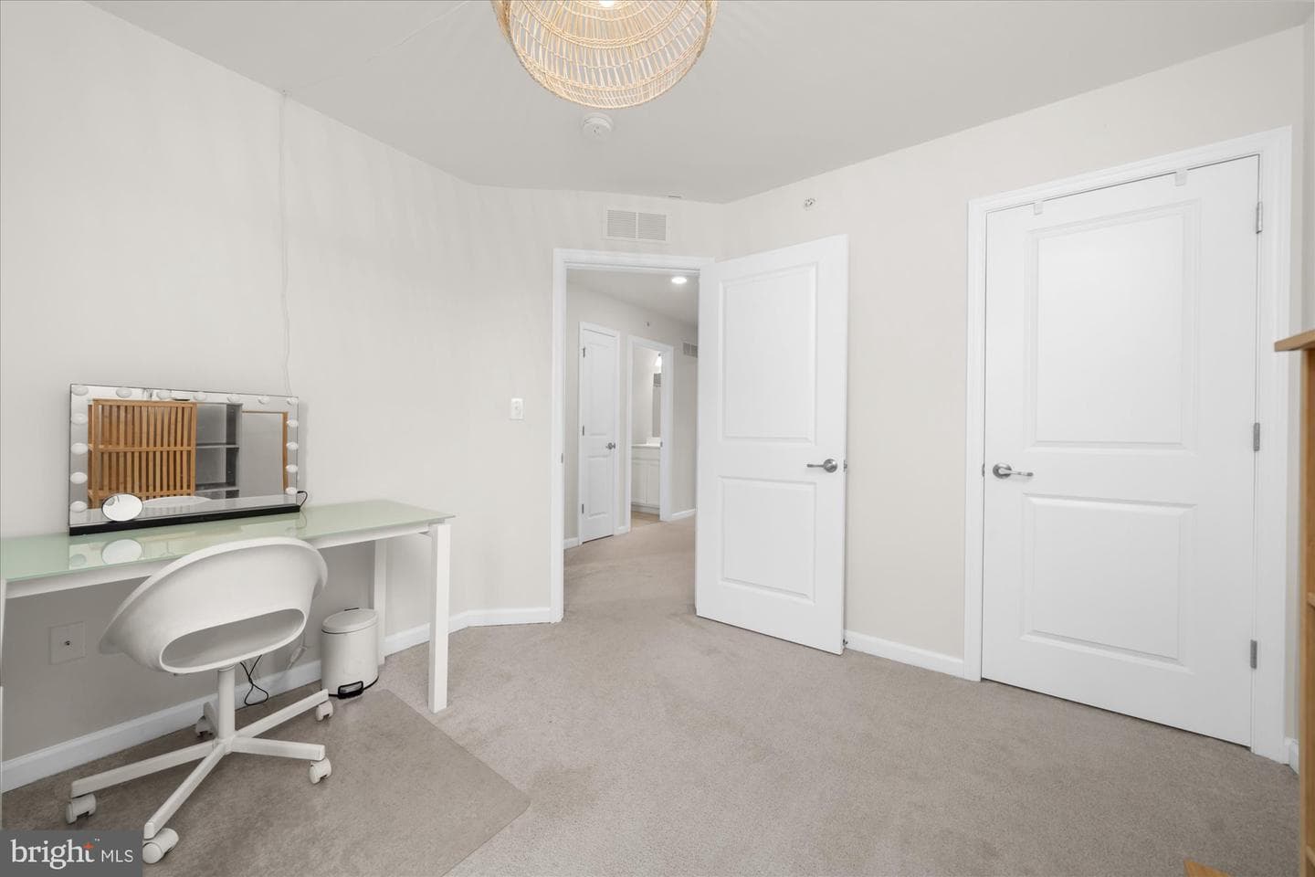 105 Edgewater Court photo 22