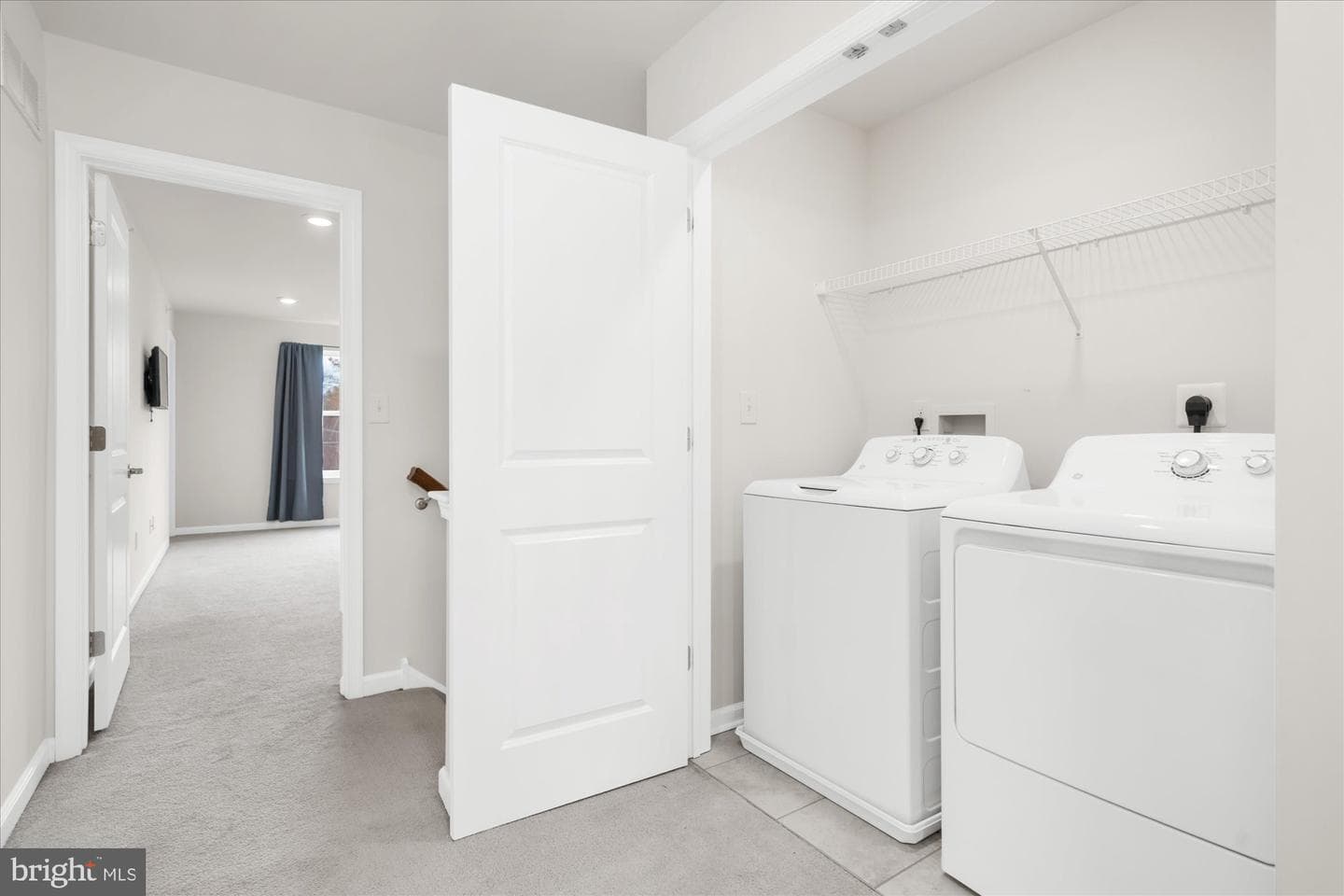 105 Edgewater Court photo 24