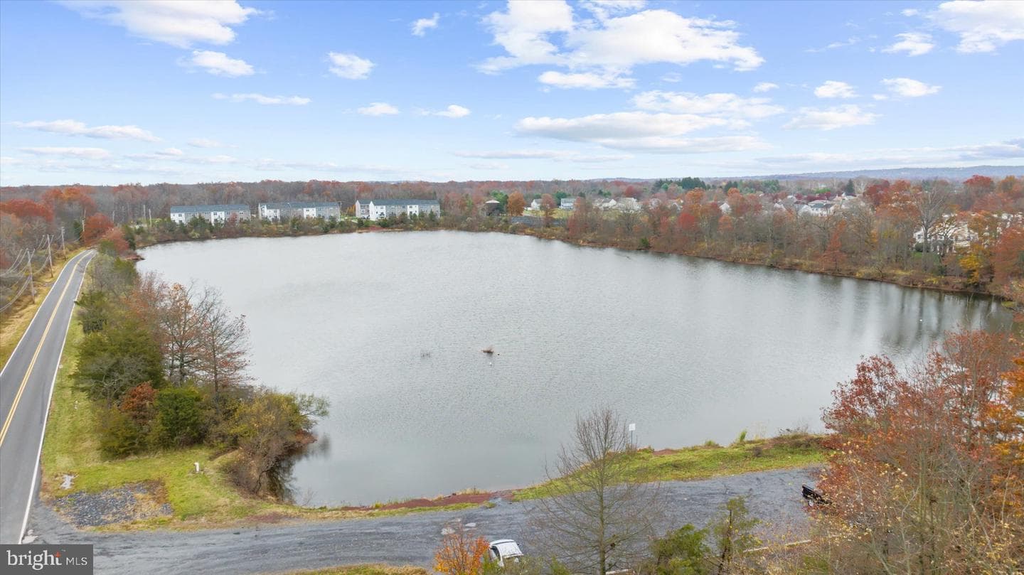 105 Edgewater Court photo 30