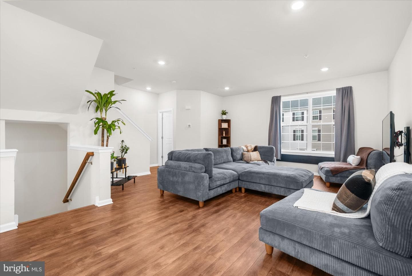 105 Edgewater Court photo 6