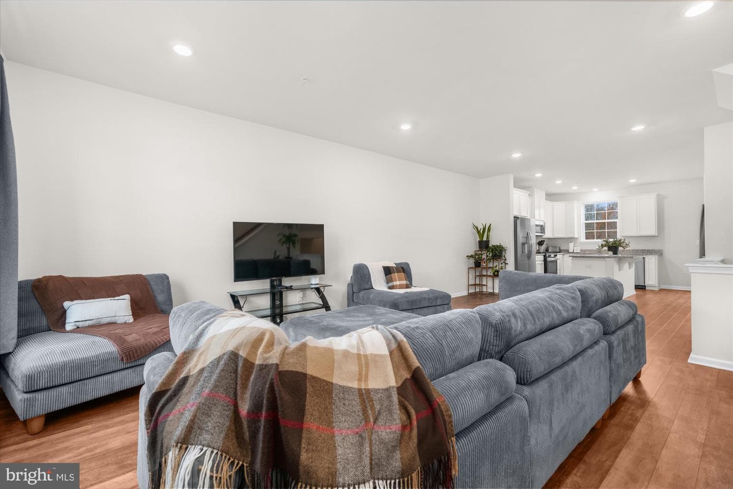 105 Edgewater Court photo 7