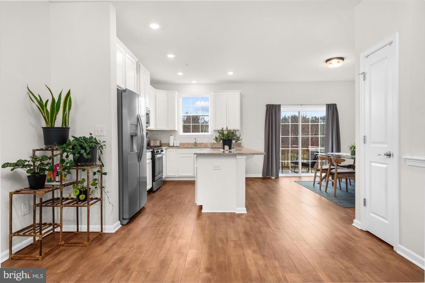 105 Edgewater Court photo 8