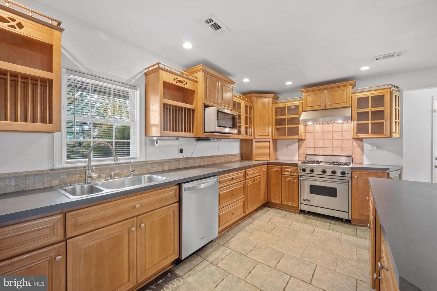301 Snowball Drive photo 11