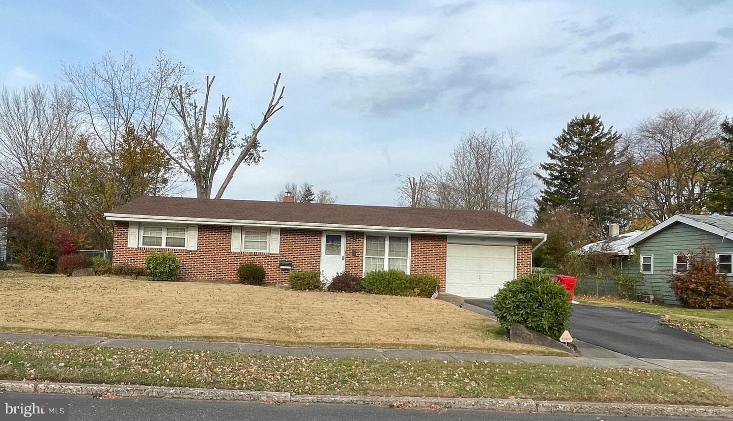 1421 Bradley Lane