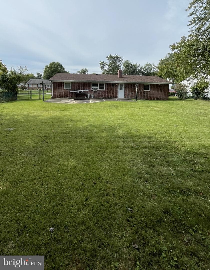 1421 Bradley Lane photo 2