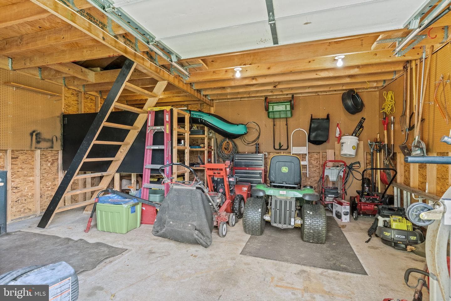 195 Harriet Road photo 42
