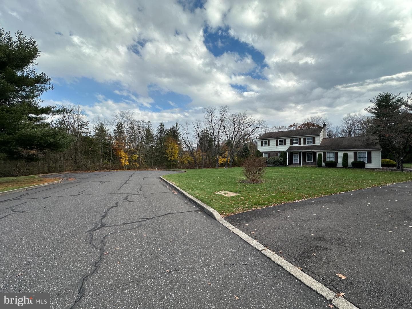 2004 Evergreen Drive photo 4
