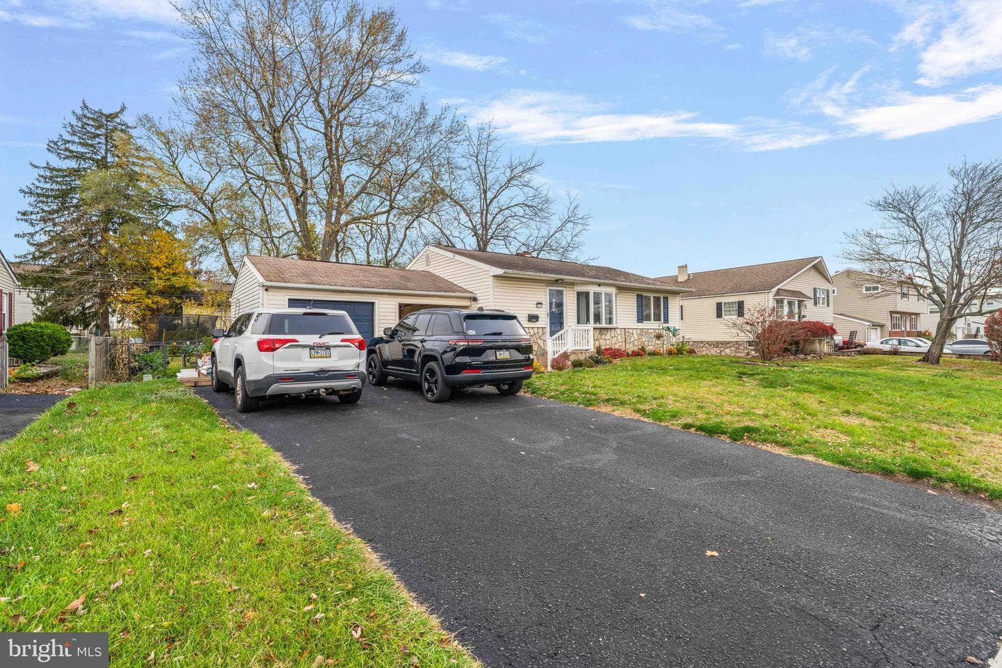 216 Wellington Drive photo 2