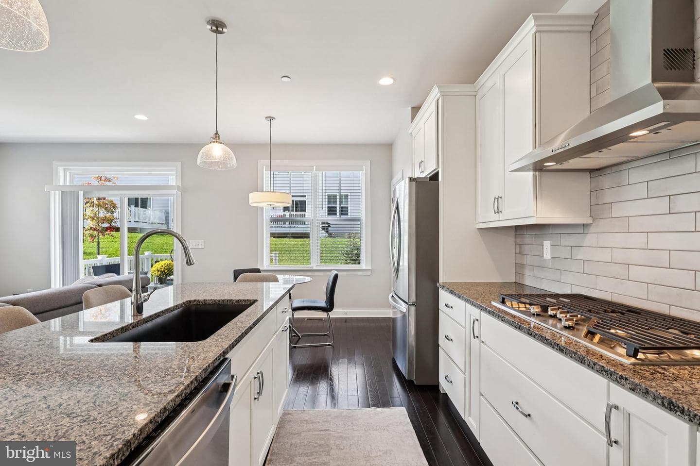 8 Lacey Lane photo 16