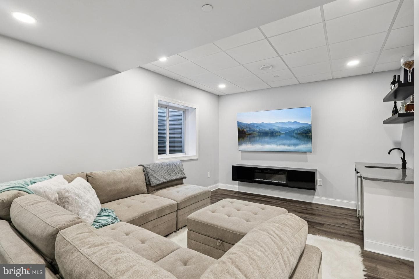 8 Lacey Lane photo 38