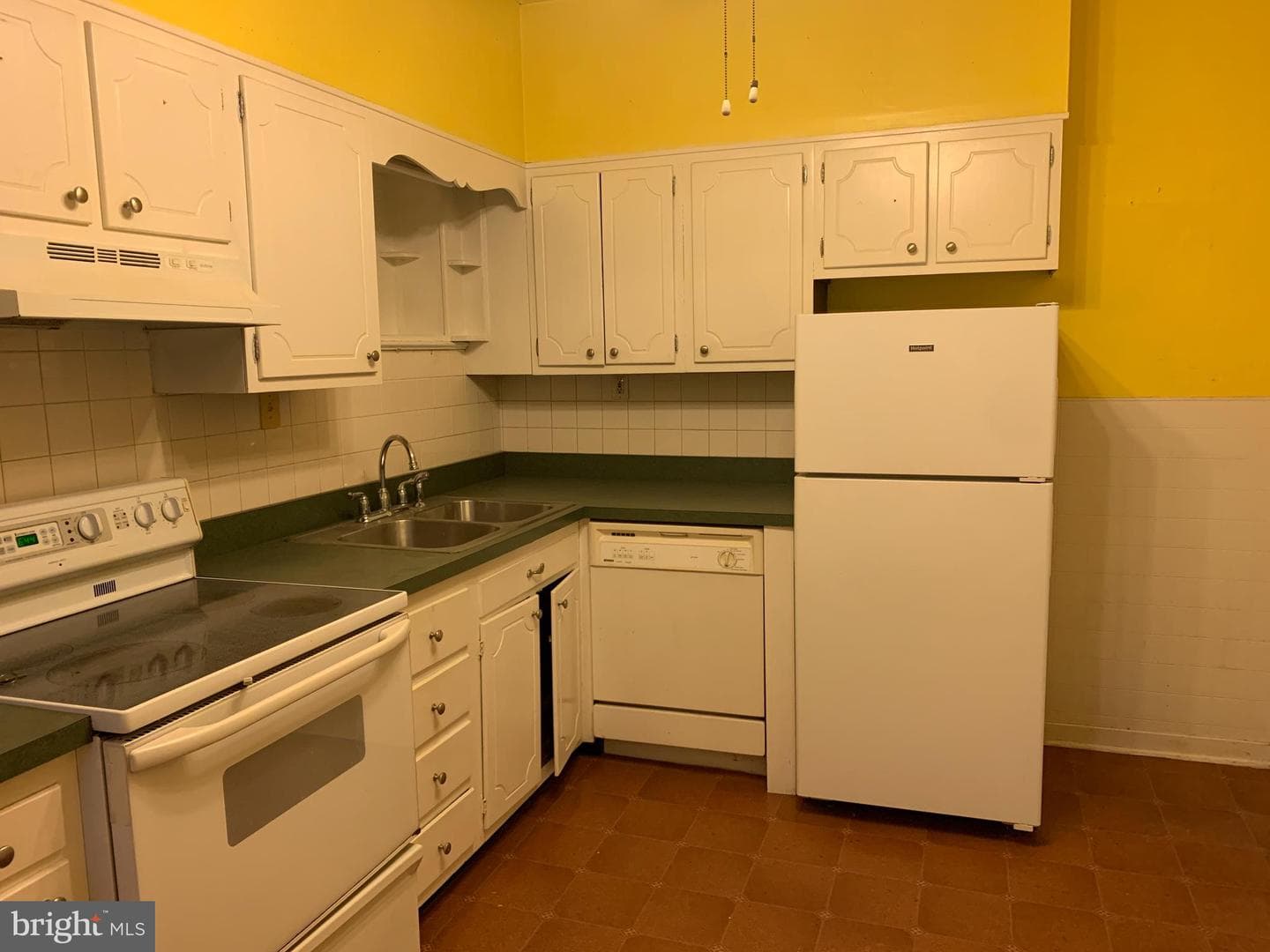 225 Washington Street photo 9