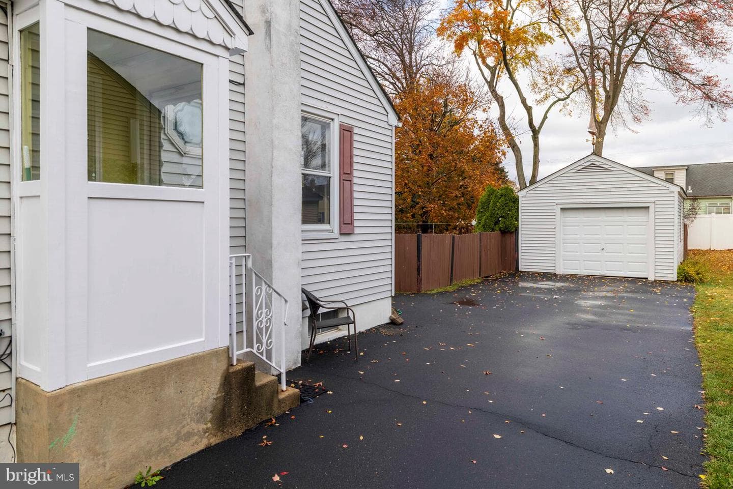 2133 Maple Avenue photo 18