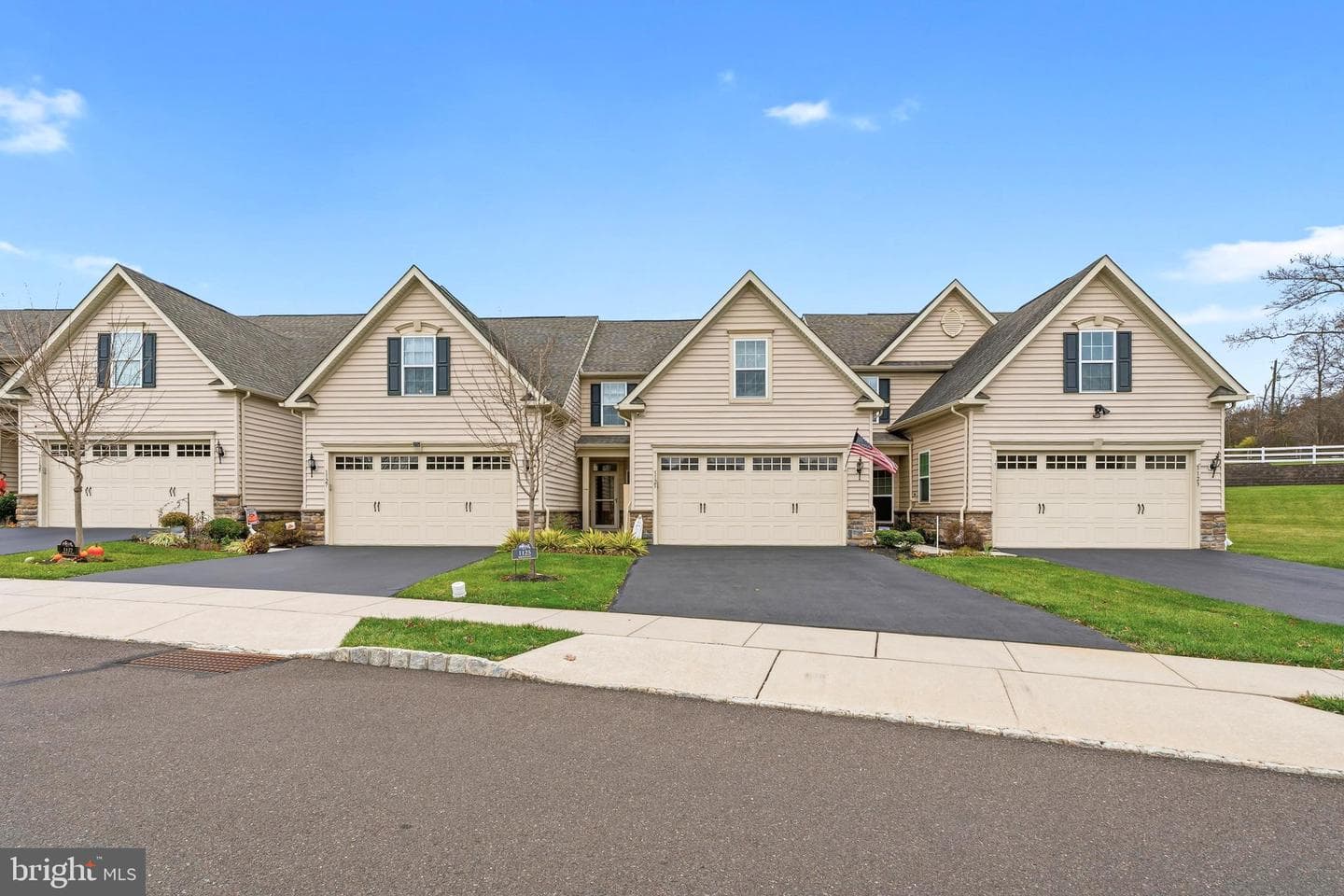 1125 Arbour Lane photo 35