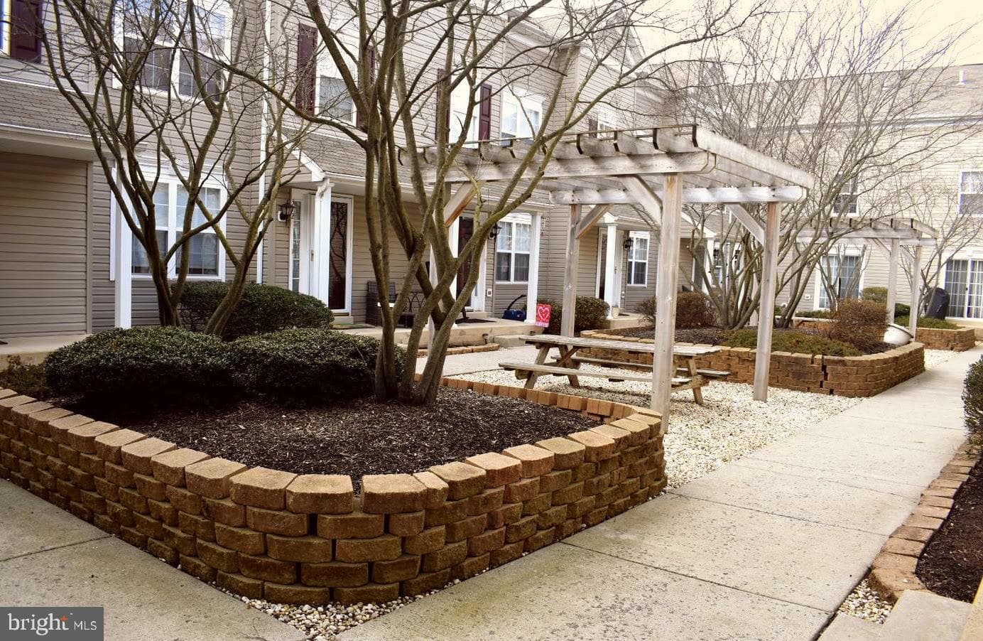 311 Goldenrod Court photo 5