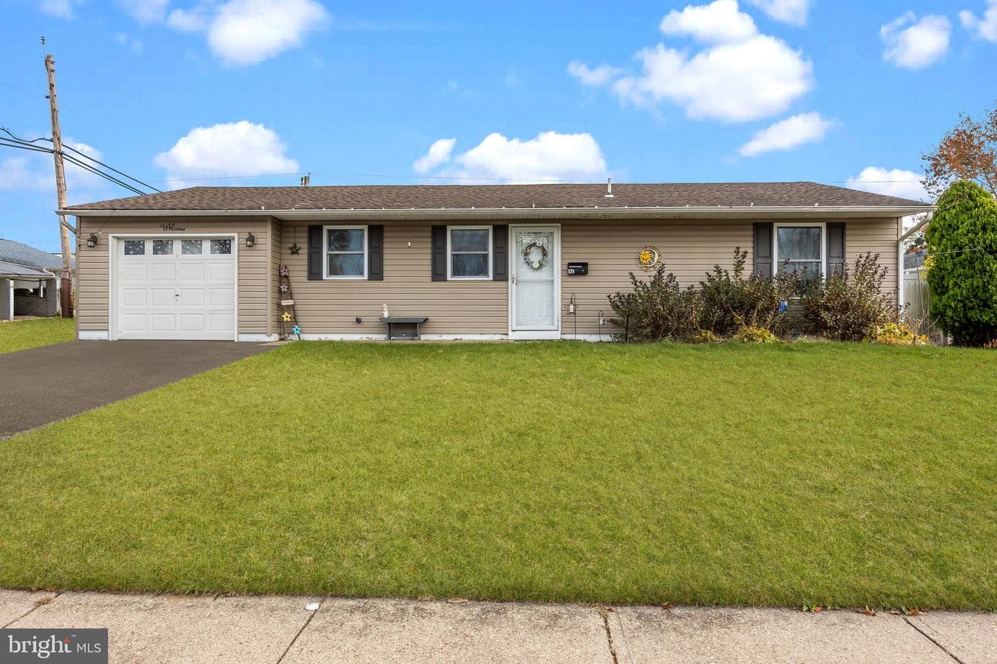 179 Crabtree Drive photo 2