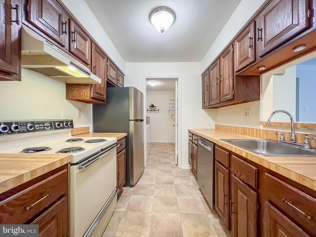 654a Woodford Lane photo 10