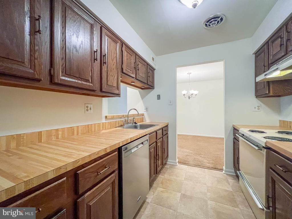 654a Woodford Lane photo 14