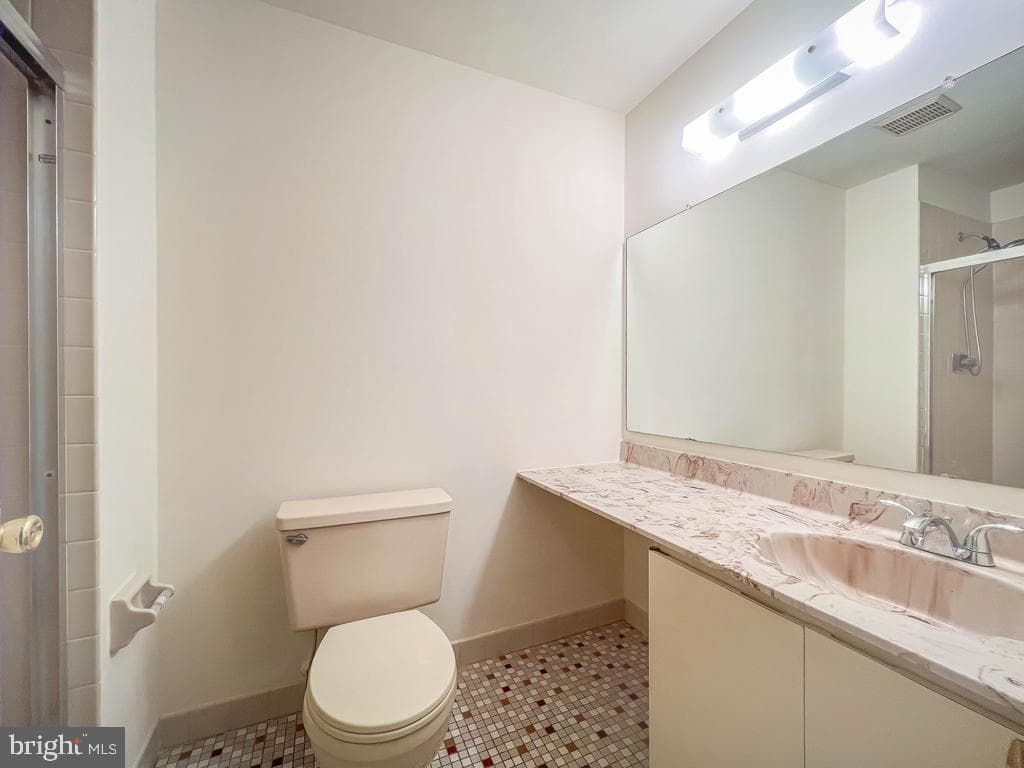 654a Woodford Lane photo 20