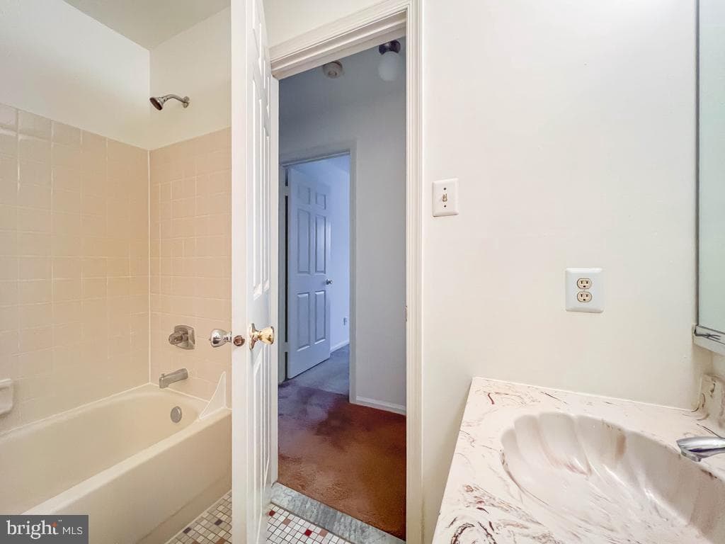 654a Woodford Lane photo 25